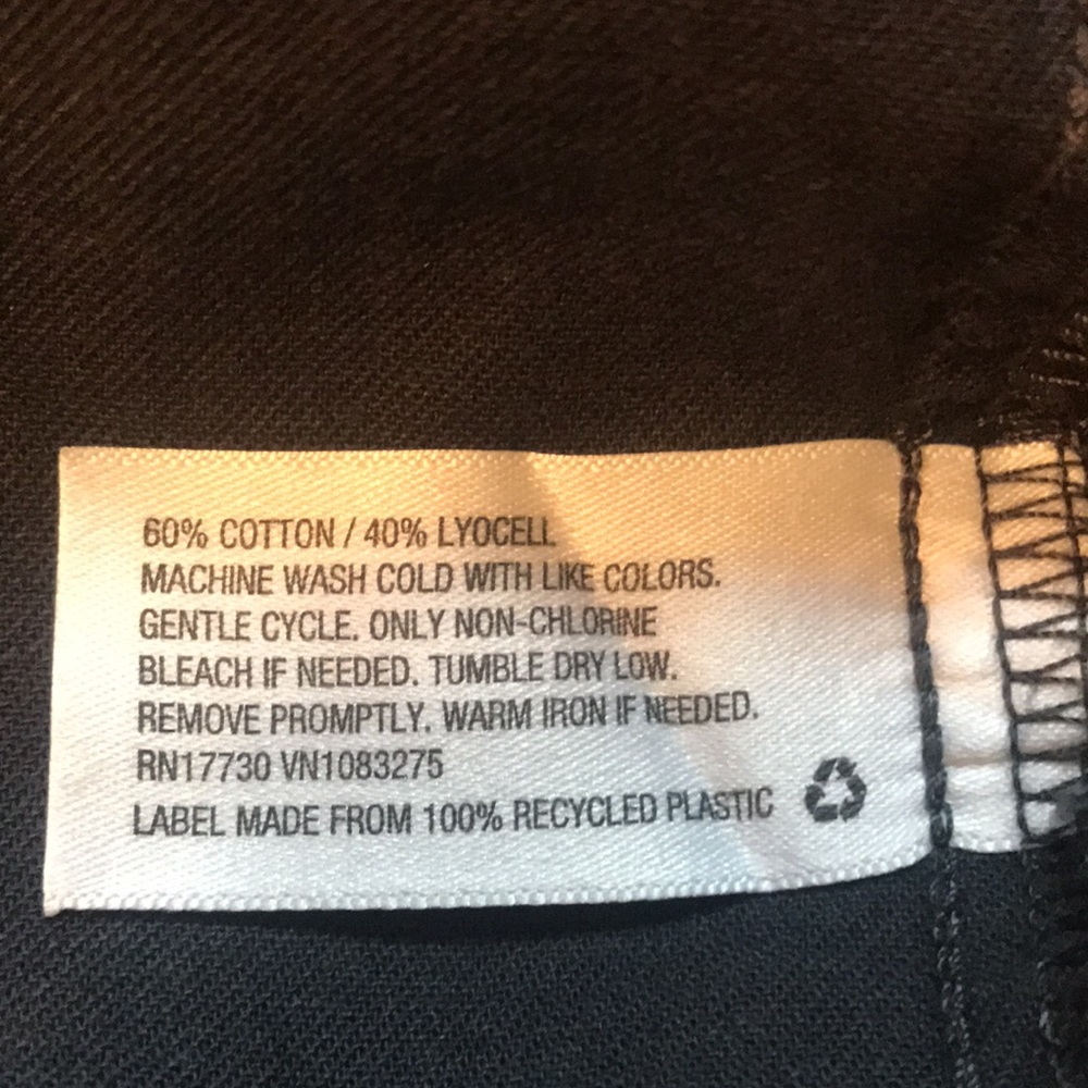 3/$10 Universal Thread top - Picture 4 of 4